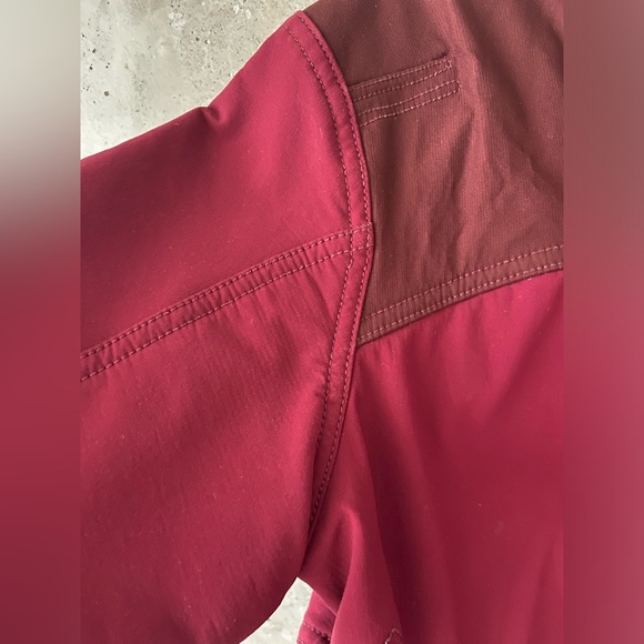 Patagonia Women’s Jacket with Fleece Interior - Picture 16 of 16